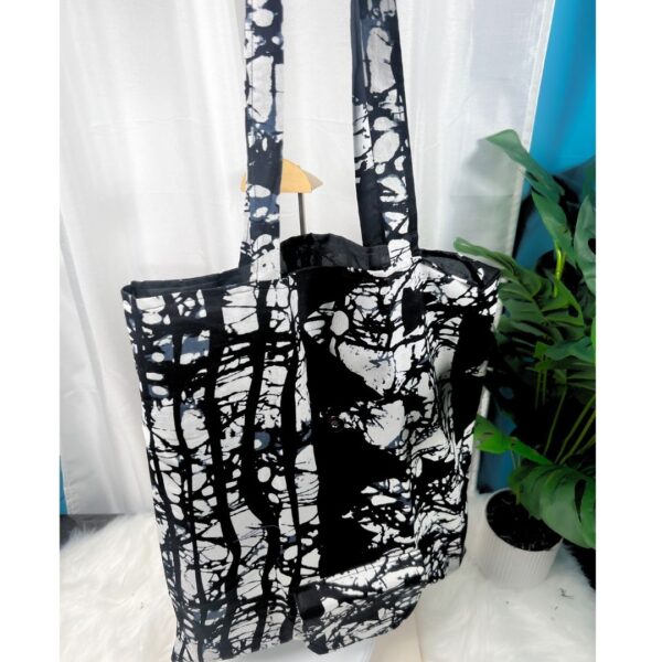 Tote bag